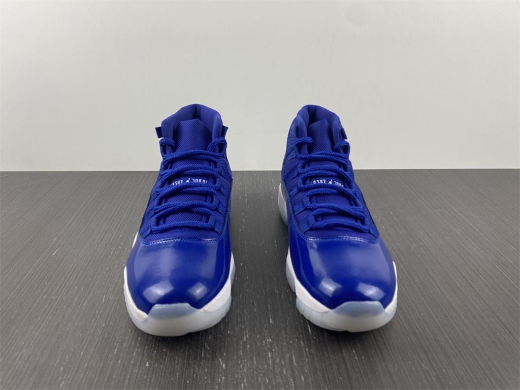 Air Jordan 11 378037-441